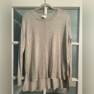 Long sleeve cream top